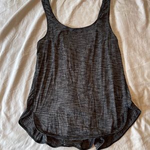 Lululemon size 6 tank